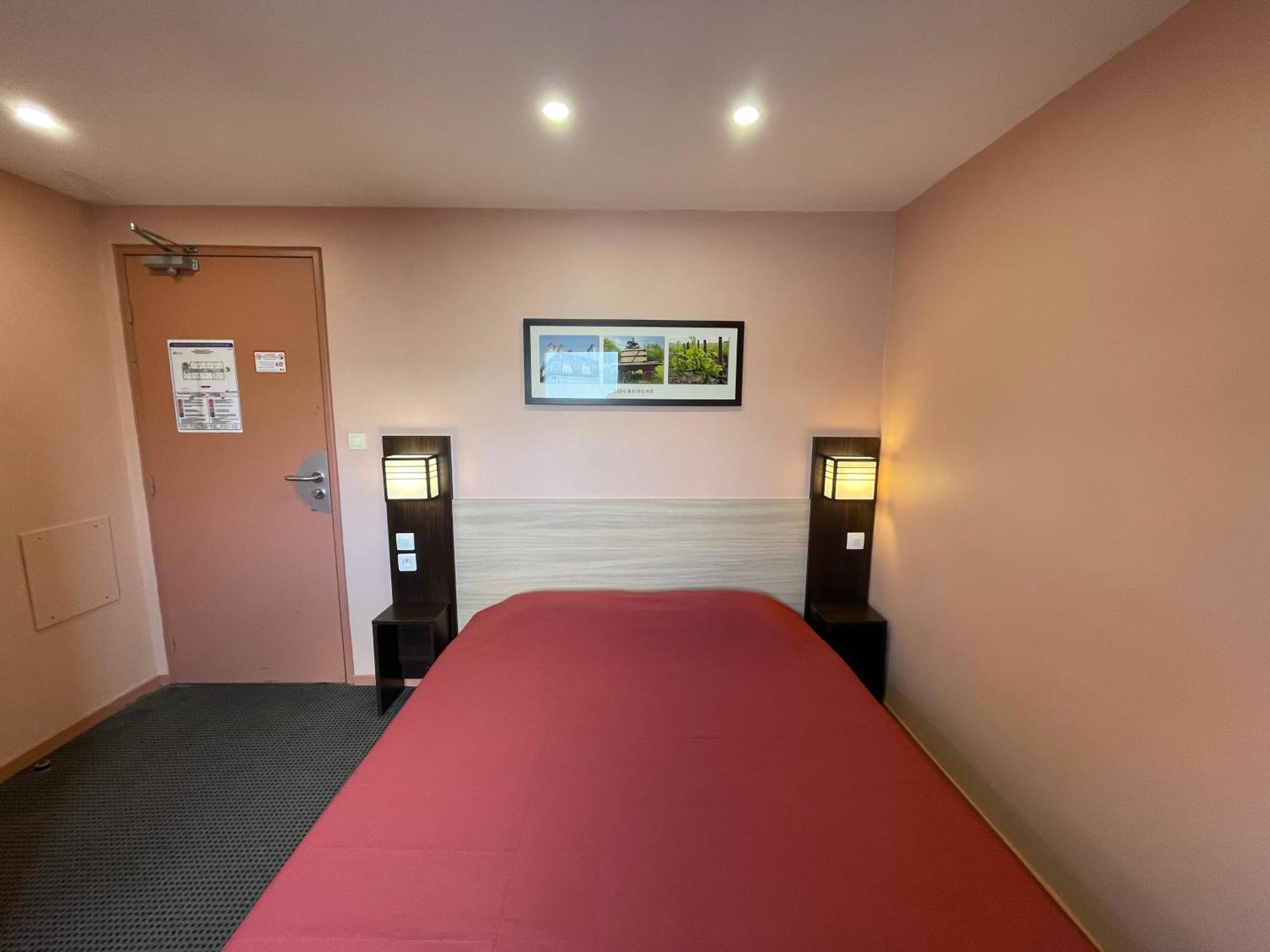 Brit Hotel St-Quentin/Nord Fayet  Exterior foto