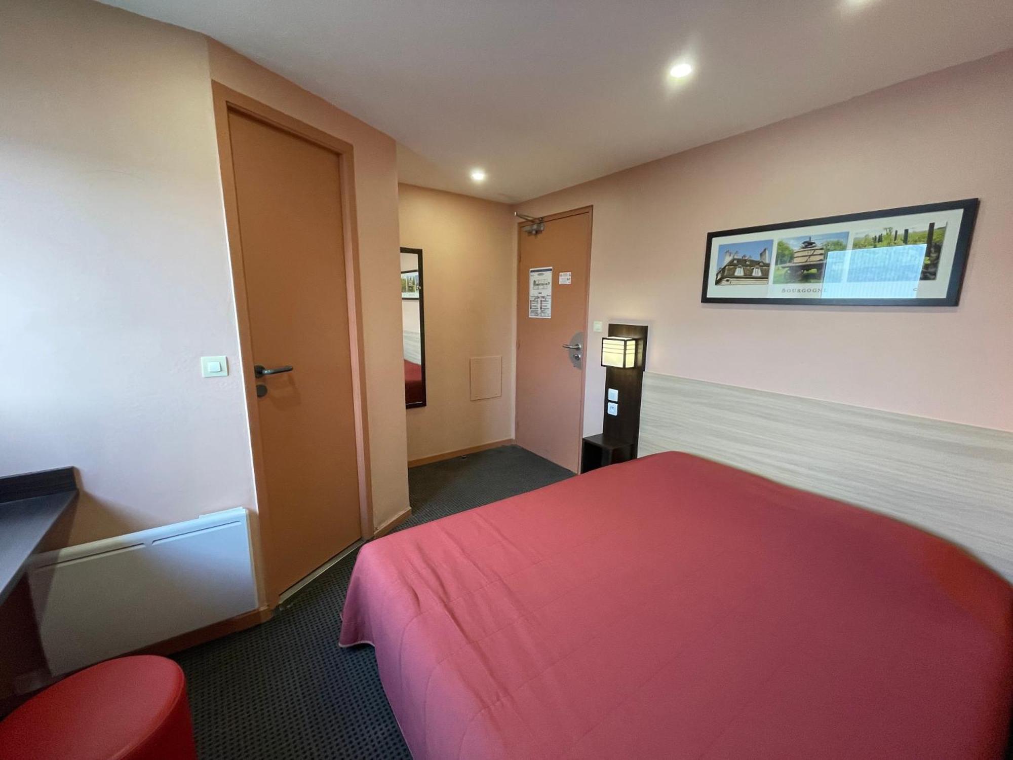 Brit Hotel St-Quentin/Nord Fayet  Exterior foto